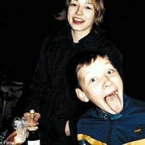 guipewz's profile picture. 𝘺𝘰𝘶 𝘳𝘦𝘮𝘢𝘪𝘯 𝘥𝘦𝘢𝘥 𝘧𝘰𝘳 𝘢𝘭𝘭 𝘦𝘵𝘦𝘳𝘯𝘪𝘵𝘺, 𝘣𝘶𝘵 𝘺𝘰𝘶'𝘳𝘦 𝘢𝘭𝘪𝘷𝘦 𝘰𝘯𝘭𝘺 𝘧𝘰𝘳 𝘢 𝘣𝘳𝘪𝘦𝘧 𝘮𝘰𝘮𝘦𝘯𝘵.