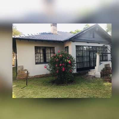 *Near UJ APK, APB. *Visitors welcome. *Safe yard with Caretaker. *Fridges available for use, including stove, microwave. *Free washing & drying machine & WIFI.