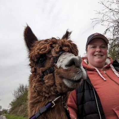 Yorkshire lass, happily married to a Dutchman. Big fan of the band Sparks. Will be mostly tweeting about food, going to the gym and other random crap!