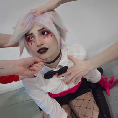 @sacredmooncosplay on ig 👀
Italian cross-cosplayer/{L} GBT+🌈 /she/her/28
Might retweet nsfw stuff 🔞