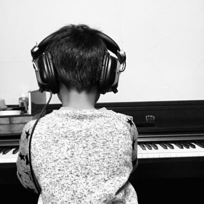 Yuu51Guitar's profile picture. 歌ってみたのMIX等々色々やってる人。 フルコーラス全部込みで5000円です❕お気軽にDMどーぞー 状況にもよりますが随時依頼⭕️