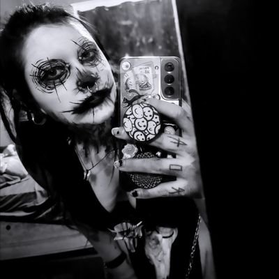 Come play with me!🔪Exclusive clown punk content🔞👹Dominatrix, i sell personal items!😏tribute-$30 DM me for more info.