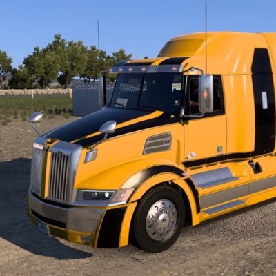 Motorista no Euro Truck Simulator 2 e American Truck Simulator desde 2016.