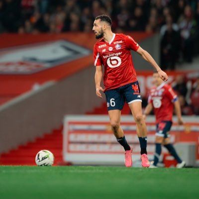 Football player @Losclive & @LesVerts. 💍