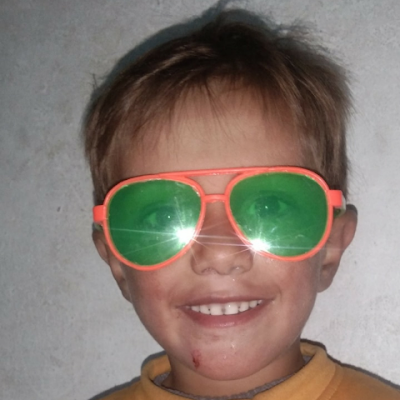 HuzifahAfkar's profile picture. رځې چې یو ځاي شو.