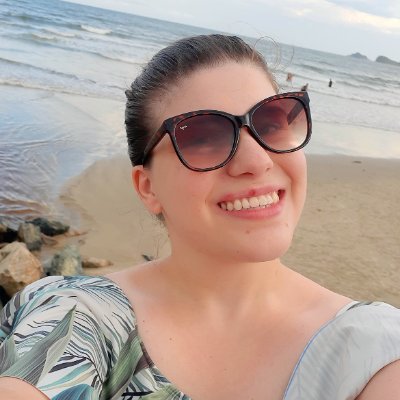 26 anos • casada • mãe da Joana s2
toda a minha história antes de completar 13 anos foi apagada do twitter kkkrying