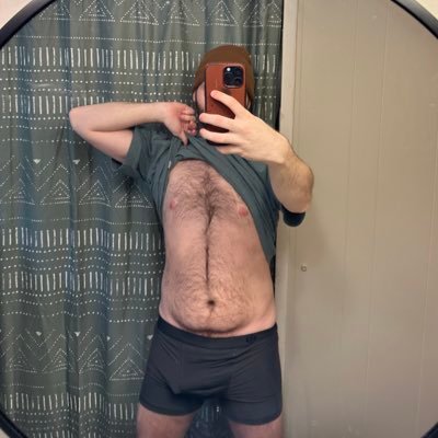 gay/top/23/5’9”/180/hairy/showing everything (including face) on my OF⬇️ 18+ NSFW