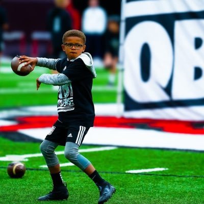 QB 🏈 PG 🏀|| C/O 2032|| 4’9 79lbs 4.0 GPA National BETA Club Member 912-432-5511 IG malach1mclean