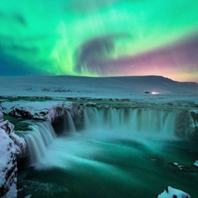 Loneska's profile picture. 