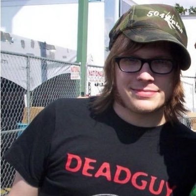 part-time bassist full-time problem / engineering student / 18 / gay trans jewish