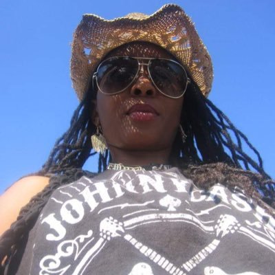 Duppy Conqueror Journalist, Soul Rebel Emcee, Rasta Lioness Queen.❤💛💚 #FIYAH!🔥#MMM📖 #BodyAndSoul👑🔥 #PumpItUp❤️💛💚🖤 #TheFrequency🎙️📡💥