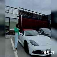 jungyej74's profile picture. 시들어 널 못 볼 일은 없을 거야
_
Yonsei KLL n Comm n Teacher‧₊