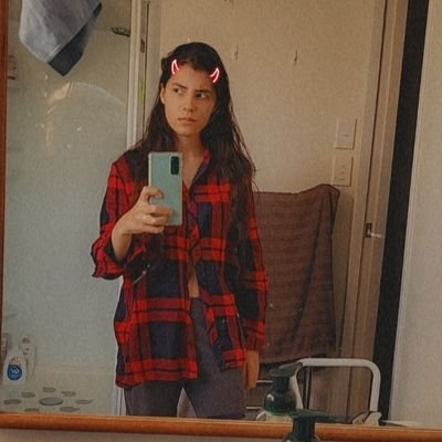 screaminlesbich's profile picture. Fandom life nonsense // 24