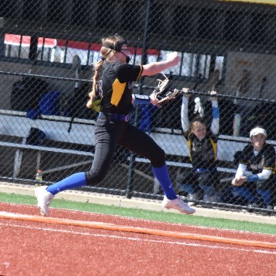 | Carmel High School ‘26 | Mustangs Shallenberger Softball | P/MIF | email: 44emilysmith@gmail.com