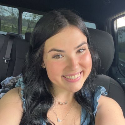 gabby_hall3's profile picture. :))