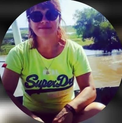 El candado es porque hay cuentas anti democráticas que no les gusta la LIBERTAD y no acepto solicitudes de hiper fanáticos. La política está muy nerviosa...