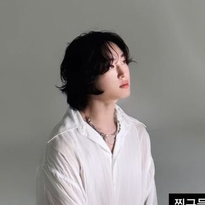 𝘼𝘾𝙀 𝘽𝘼𝙎𝙀 𝙁𝘼𝘾𝙀 𝙑𝙊𝙄𝘾𝙀 𝘾𝙃𝘼𝙎𝙀
알아서 지나가시고, 저도 지나갑니다