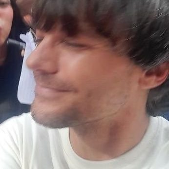 slverangels's profile picture. you should be staring at the sky