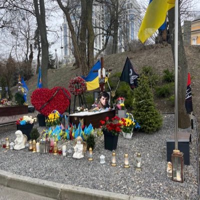 Боже, благослови мою країну Україну і, будь ласка, 🙏 остерігайся фальшивих солдатів