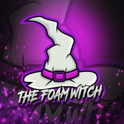 Hi, I'm the foam witch and I conjure up costumes and props out of EVA foam! 👍