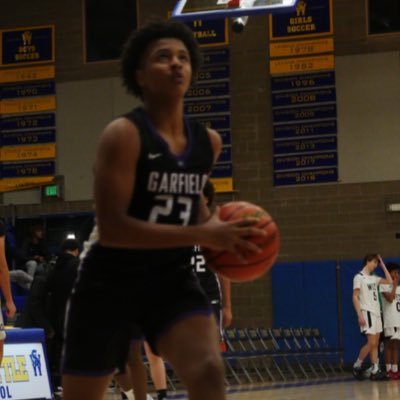 5’10 Guard Garfield high school :Wa class of 2027. (385-404-4854)