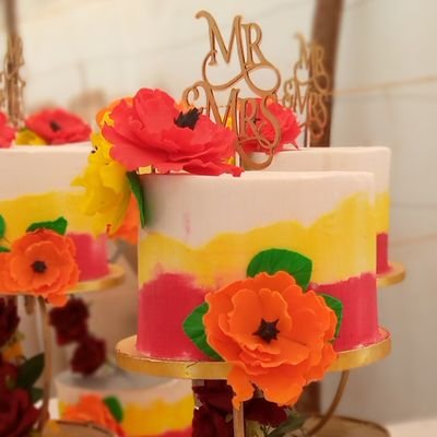 SharonNabalayo2's profile picture. baker all sorts of cakes wedding💐 kwajula kukyala birthdays💥 any celebrations or achievements 🍸 0776710517