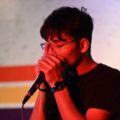 A performer and a weeb who Beatbox for fun 🎤💗 Instagram : mayankbbx , SnapChat: mayankbbx
