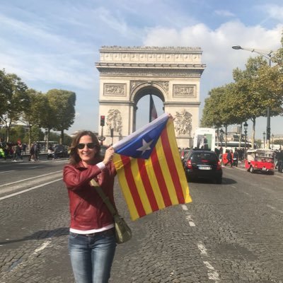 Per Sant Jordi, llibre , rosa i l' estelada !!!                               Membre d’ Aliança Catalana @catalunyaac