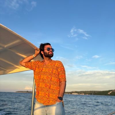 vedu1411's profile picture. Here to share my thoughts on “topics” 🙂