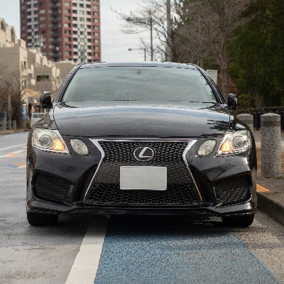 大阪からはるばる東京にきたGS350。クラシカルな外装とカスタムのスピンドルグリル。東京の新井薬師でカーシェア中。キビキビと高速も駆け抜け疲れ知らずのドライブが得意。