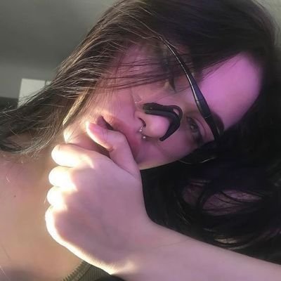 leonkenedyis's profile picture. 