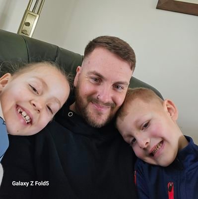 Pearci90's profile picture. Olivia👸
Harry🤴