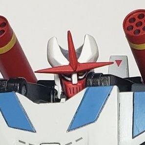 Jinrai5517's profile picture. 大病経験をきっかけにプラモデル製作に復帰しました。
懐かしのロボットを中心に製作しています。
マイナーロボ多め。アメブロもやっています。体調不良を抱えながら生活と趣味と仕事のバランスを取ることに日々挑戦しています。そのためお返事が遅れる時もありますがご容赦ください。
Girls2の菱田未渚美ちゃん推し！