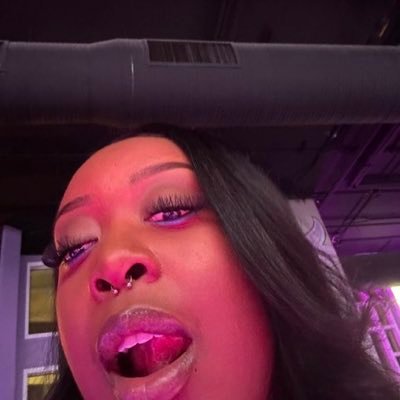 I drink my water , smoke my weed & mind my business 😮💨