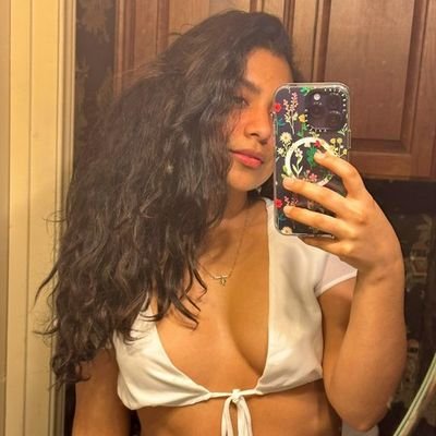 Hello my loves, my name is thestar, here I will leave you my Menu 👇😍🥵
~PHOTOS AND VIDEOS:$20
PREMIUM: $35
CUSTOM VIDEOS: $25
VIDEO CALL: $40
FACETIME: $55