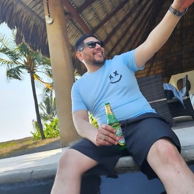 oscarinjerez's profile picture. Las ilusiones son perfectas porque no conocen los defectos.