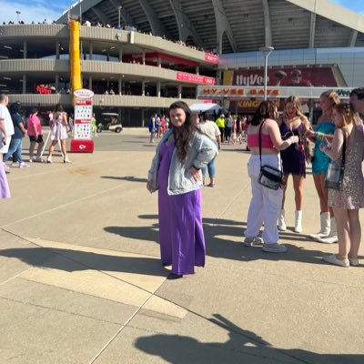 following my favs on tour āļøš 9 eras showsš„¹āØ Swiftie since 06ā #1 Long Live Stan ššš«¶š»