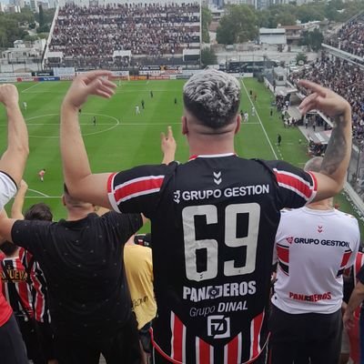 Jazmín Eluney 😍

Socio y Fanático hincha de CHACARITA