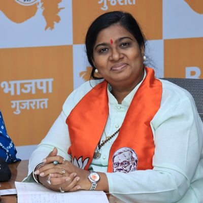 Convener, Social Media,
Gujarat Pradesh Mahila Morcha-BJP.
Fol by M.Mandviya 0.,
PiyushGoyal O.
#Singer #Anchor #Poetess #Socialworker
#EventOrganiser