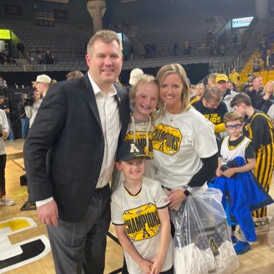 Husband to Brittany - Dad to Emory & Riggs - Head Basketball Coach - App State #TakeTheStairs @appstate @appstatesports @appstatembb