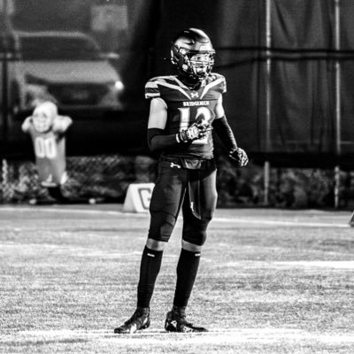 3.7 GPA |6’5| Dual sport athlete (basketball and football) | WR, TE, DE | CO 25’| Instagram - Guy.vickers12