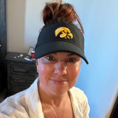 HawkeyeMommeye Profile Picture