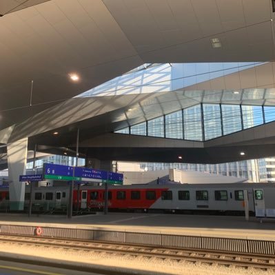 AliceJellicos's profile picture. 22+, 24.02, introvert & loves anime guys.