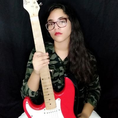 Guitarrista 🎸 Vocalista 🎤👩🏻‍🎤 de Startling Sign
YouTuber 🎬 Video Semanal 🎥 23 🎉 Lyrics Curator💻 Venezuela 🇻🇪