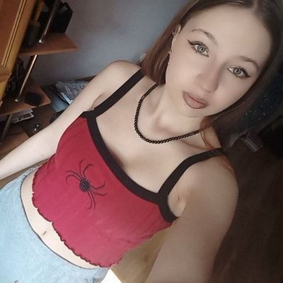 Kiedyś Social Media Manager - Yumisu Invicta, Forsaken 

denerwuje ludzi pierdoleniem głupot 🩷