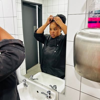 Chef •Professional Cookery• |My Motto °•Live life without regret•° | Spring Baby🤗Mandungwane-MaDiya/MaDlomo♥️ ndizalwa ngu Matshaya-Mambathane 😊