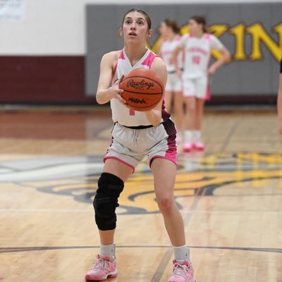 l 2025 l 5’4” 🏀 CG/⚽️ M l Potterville HS # 1 l AAU Mid-Michigan Excel #12 l 2023 🏀 2nd team all-CMAC l 2023 ⚽️ 2nd team all-CMAC l