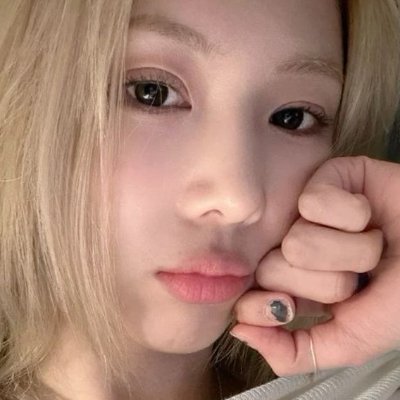yoohtyeon Profile Picture