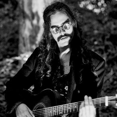 KaisaJesta's profile picture. In the hinterlands of expression, forever in search of depth...

Writer, guitarist, photographer, academic - all views my own & not my employers.
He/Him.