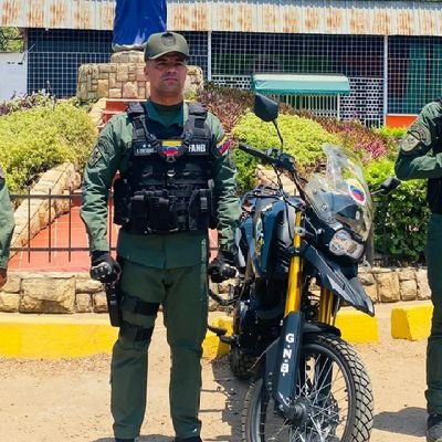Oficial de la Gloriosa Guardia Nacional Bolivariana de Venezuela. Comprometido con la Patria y la Revolución. Dudar es Traición!